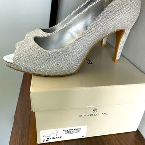 Formal peep toe silver sparkling pumps. Great for prom, wedding or semi formal.
